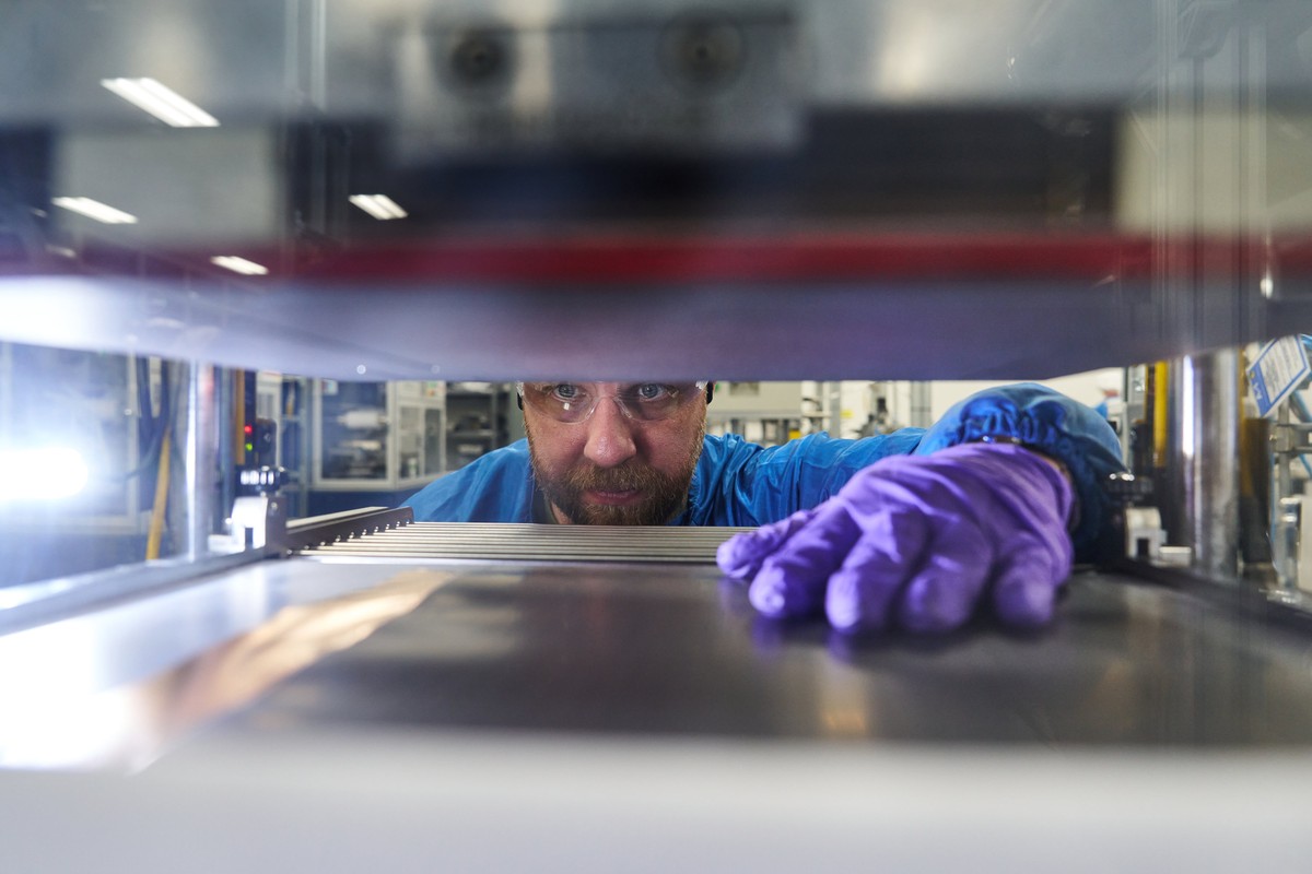 Електричне майбутнє GM тримається на новій батареї