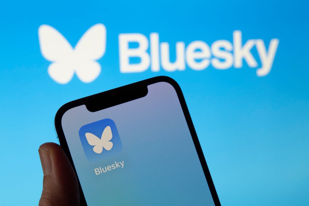 Bluesky запускає групові чати й робить ставку на спільноти