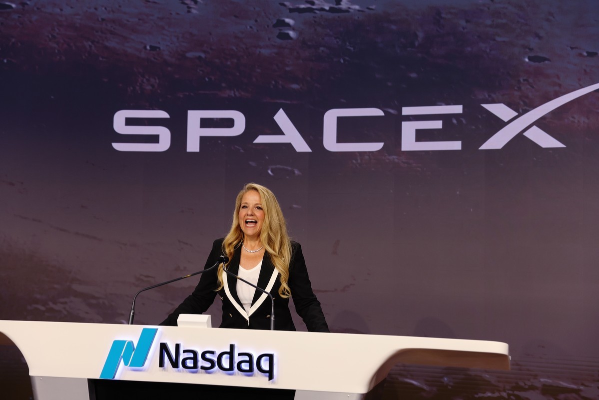 Президентка SpaceX знову натякнула на злиття з Tesla