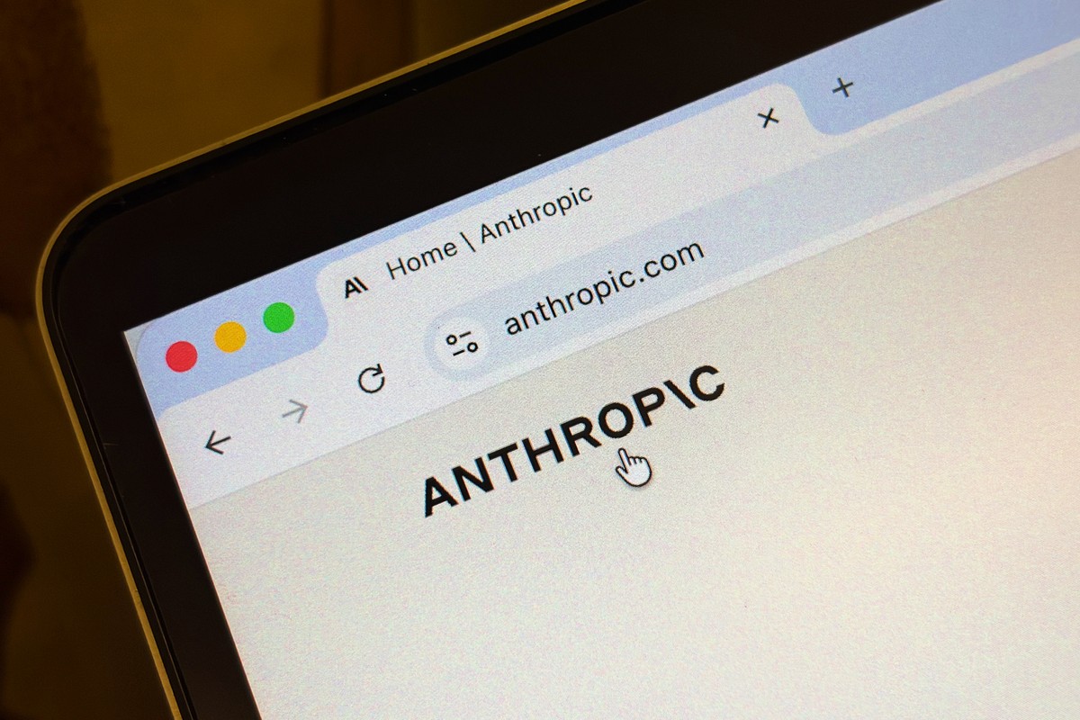 Призупинення моделей Anthropic загострило AI-дебати в Індії