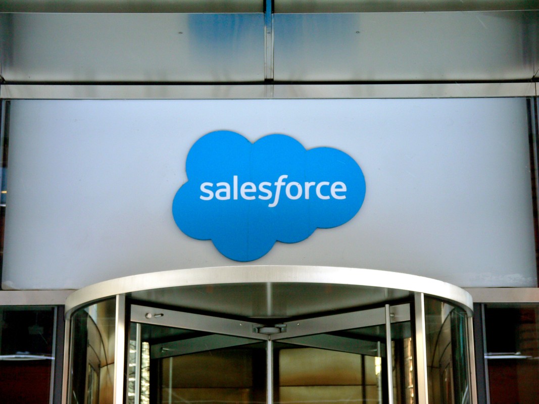 Salesforce купить AI-платформу Fin за $3,6 млрд