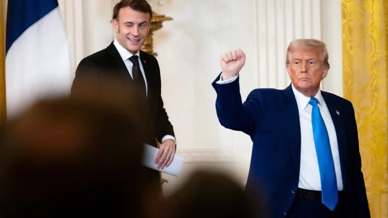 Трамп погрожує 100% митом на французьке вино через податок