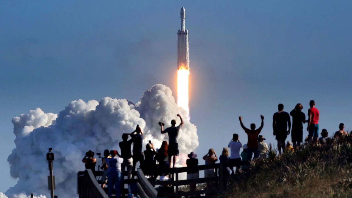 Оцінка SpaceX сягала $2,9 трлн і на мить обігнала Amazon