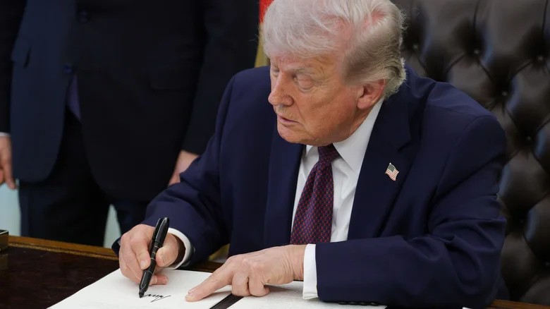 Трамп підписав урізаний указ про кібербезпеку ШІ