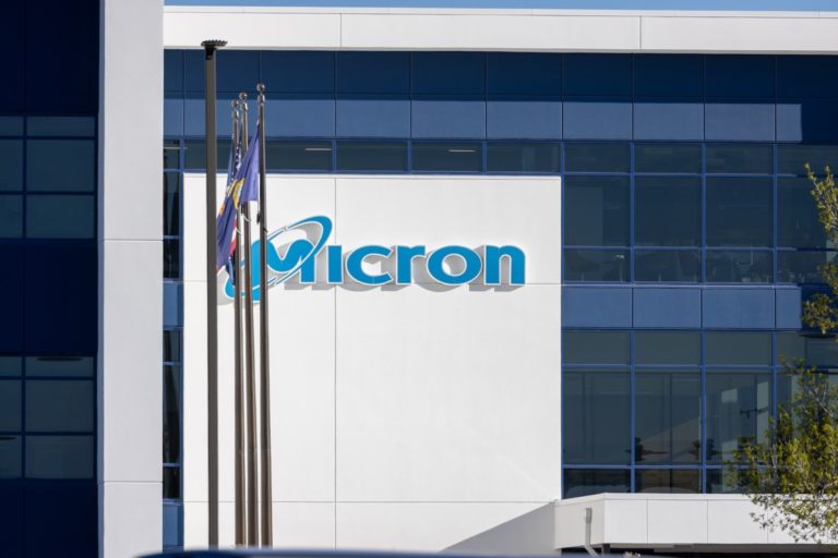 Дефіцит чипів пам’яті приносить мільярди Micron