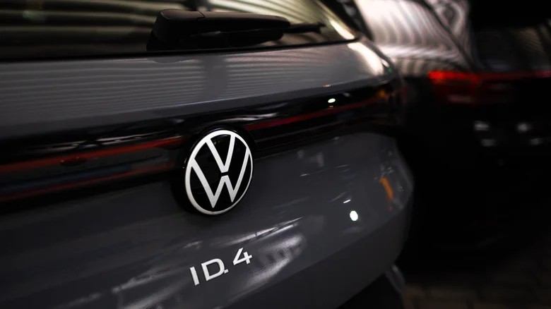 Volkswagen планує скоротити близько 100 тисяч працівників