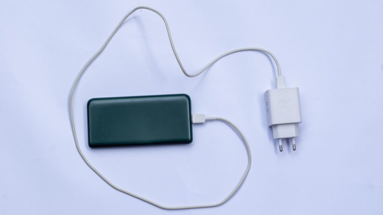 Заряджання пауербанка займає вічність? Ось чому