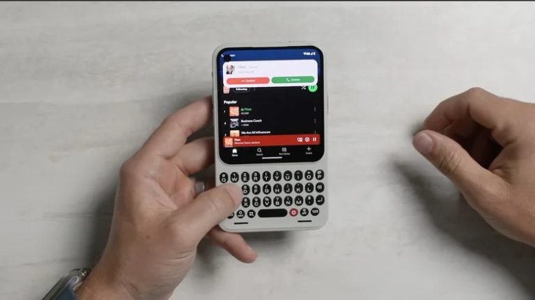 Clicks показала смартфон Communicator з клавіатурою
