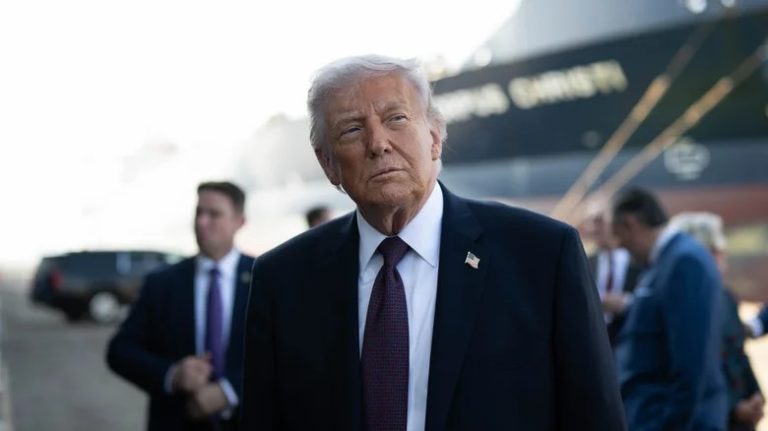 Трамп інвестував у техгігантів у день оголошення AI-плану