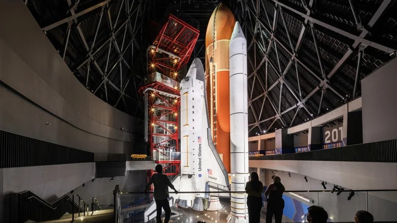 Човник Endeavour покажуть у стартовій конфігурації