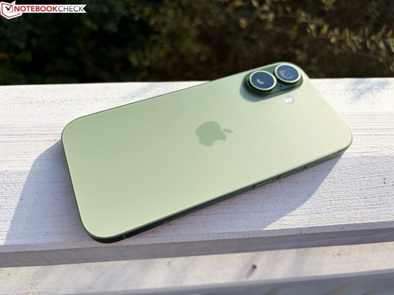 Apple готує iPhone 18 Pro за $1319 через рекордне зростання вартості пам’яті