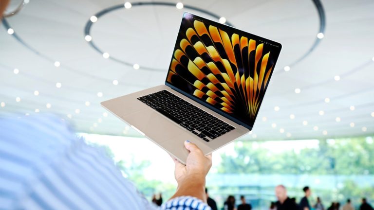 Постачання MacBook Air затримується до місяця через дефіцит оперативної пам’яті