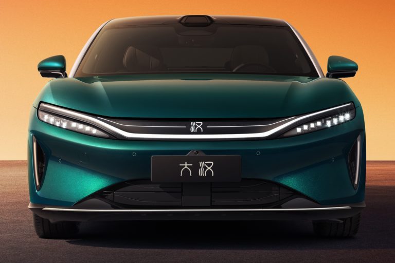 BYD Da Han EV: 1000 км запасу ходу та зарядка за 9 хвилин