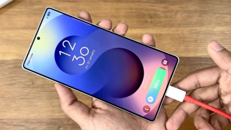 Android кілька разів вібрує при підключенні до зарядки. Що це означає