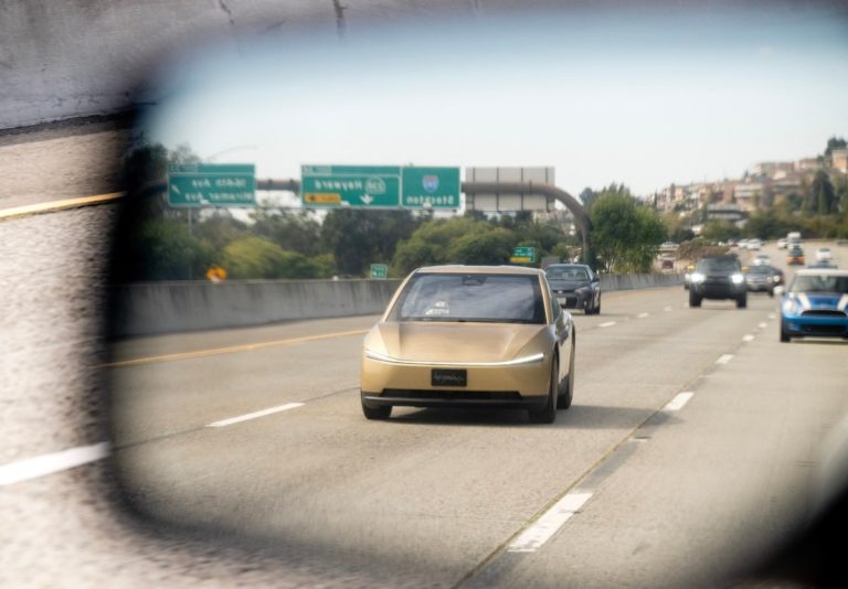 США предлагают сине-зеленый свет для идентификации автономных авто